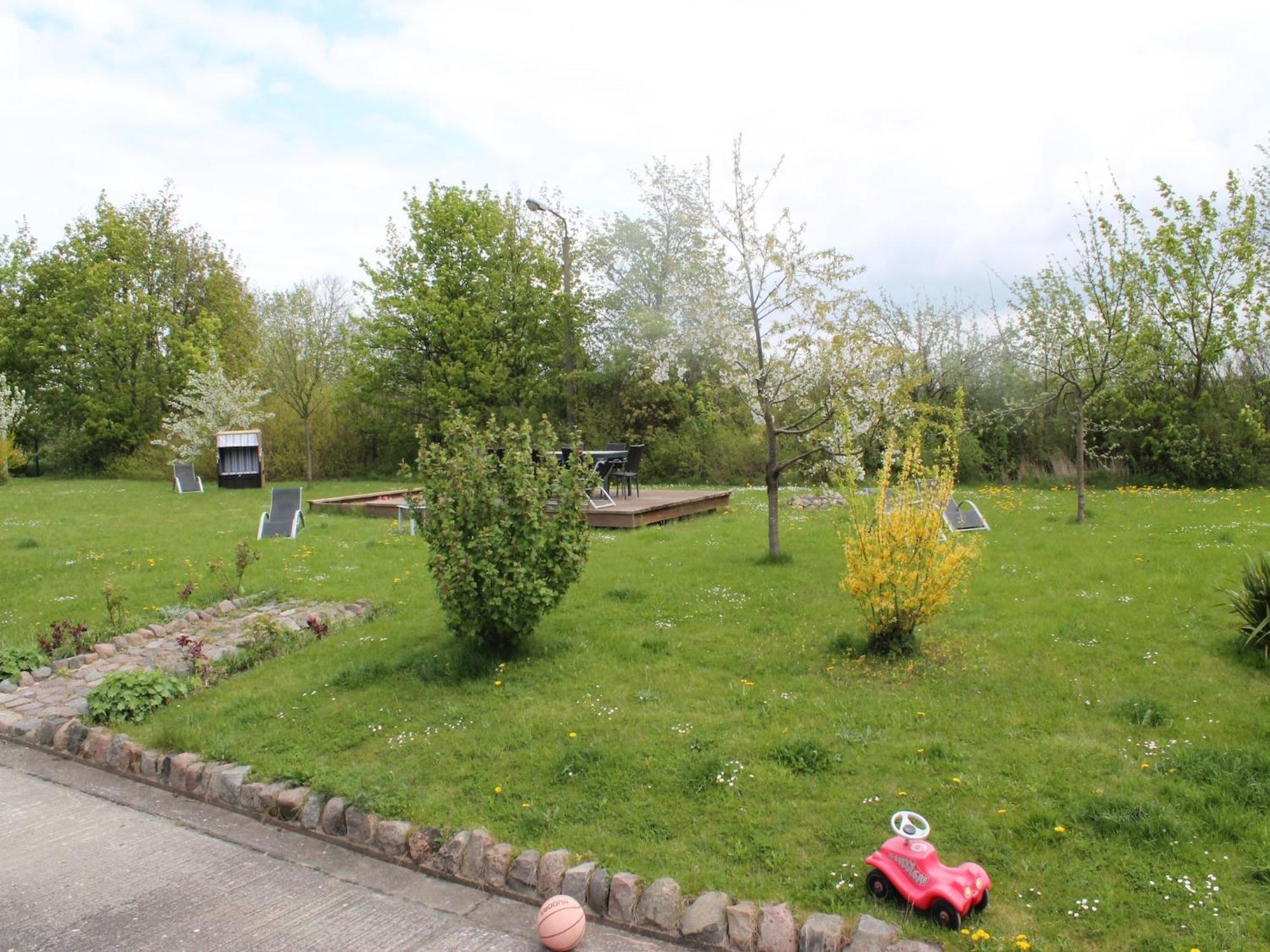 Pretty Apartment In Wiek With Garden Wiek auf Rügen エクステリア 写真
